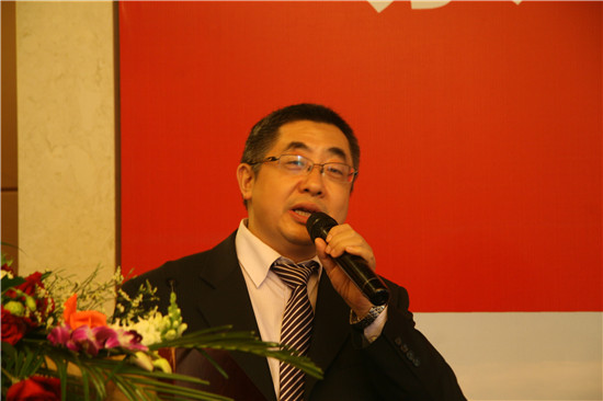 苏州久富农业机械有限公司(以下简称久富公司)总经理徐正华先生介绍说